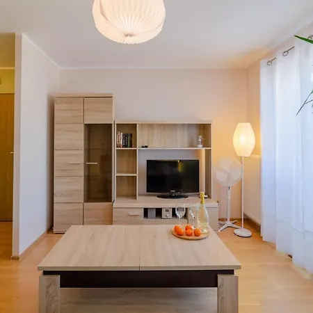 Neptun 12 Dwupoziomowy, 2 łazienki, 2 Sypialnie, Balkon *