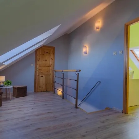 Apartament Neptun 12 Dwupoziomowy, 2 łazienki, 2 Sypialnie, Balkon