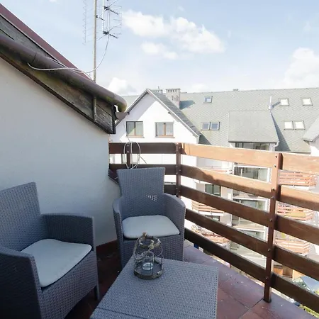 Neptun 12 Dwupoziomowy, 2 łazienki, 2 Sypialnie, Balkon